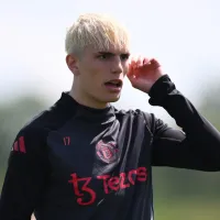 In fraganti: la foto de Alejandro Garnacho que generó escándalo en Inglaterra mientras Manchester United y Chelsea negocian su pase