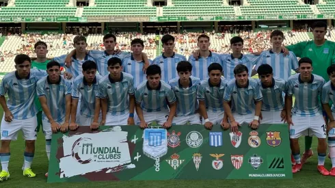 El equipo de Racing ante Real Madrid en el Mundial de Clubes Sub-18.