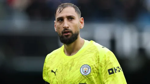 Mientras Dibu Martínez gana 9 millones en Aston Villa, este es el salario de Gianluigi Donnarumma en Manchester City