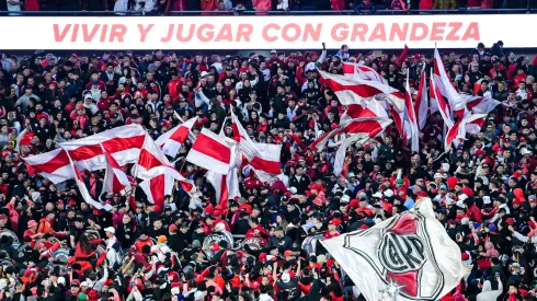 Los fanáticos del Millonario