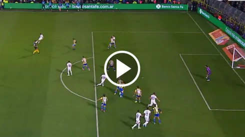 La jugada que desató la polémica en Rosario Central vs. San Lorenzo.