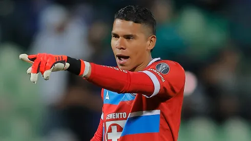 Lo quiso River para reemplazar a Armani, se fracturó y ahora lo denunciaron por robo