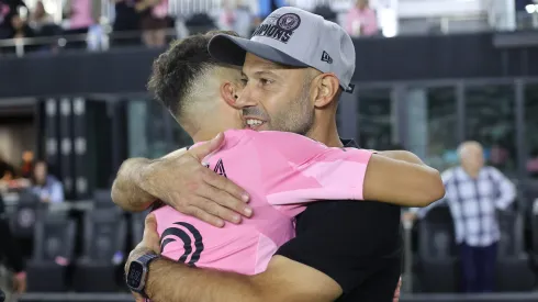 Javier Mascherano celebra con Jordi Alba la clasificación a la final por la MLS Cup.