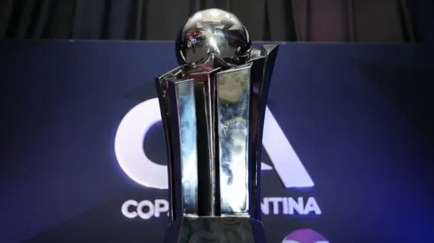 El trofeo de la Copa Argentina.