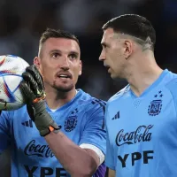 Dibu Martínez recordó un gesto de Armani que lo hizo llorar: "No es normal"