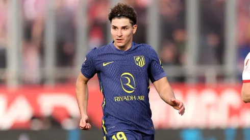 En España destacaron el esfuerzo de Julián Alvarez, pero remarcaron su falta de gol en el segundo semestre de 2025.