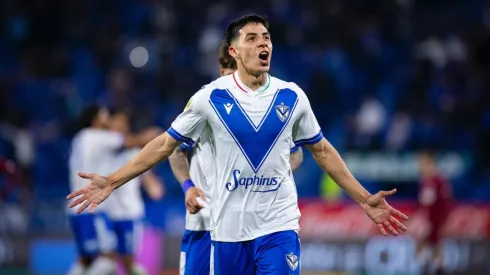 Tomás Galván con la camiseta de Velez.