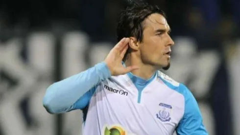 Gastón Sangoy celebrando un tanto.