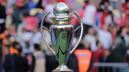 El trofeo del Torneo Apertura 2026.