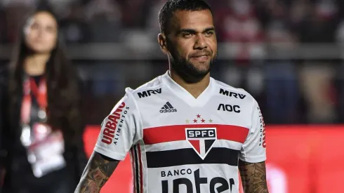 Daniel Alves abre o jogo e surpreende ao confirmar torcida para a final da Libertadores da América
