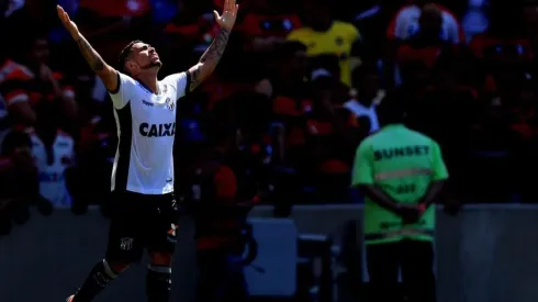 Após ser suspenso por dívida com empresário, Leandro Carvalho, do Ceará, desabafa nas redes sociais