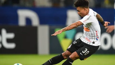 Corinthians confirma venda de Júnior Urso para o Orlando City