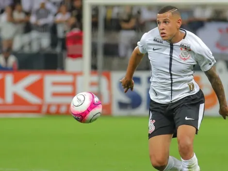 Corinthians fecha empréstimo de Sidcley