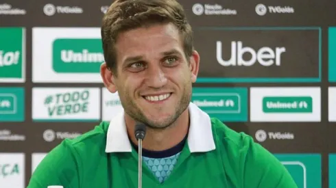 Com Ceará e Botafogo de olho, negociações entre Goiás e Rafael Moura se encerram e futuro de jogador é definido para 2020