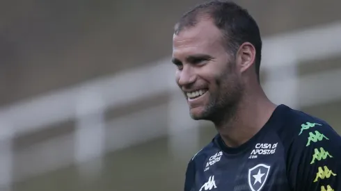 Carli dá palavra final sobre possibilidade de reforçar o Sport