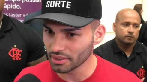 Flamengo anuncia a contratação do volante Thiago Maia