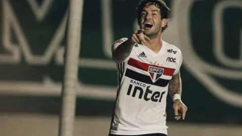 Fernando Diniz estuda mudar posição de Alexandre Pato