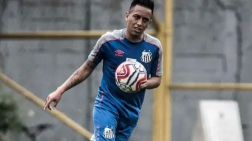 Peres critica Sampaoli por 'encostar' Cueva; atleta deve permanecer