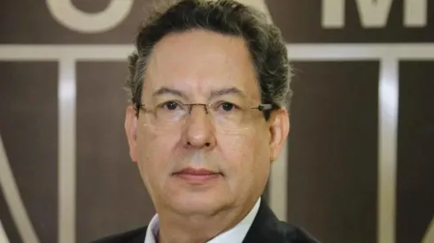 Dirigente do Atlético diz que clube estuda rescisão de contrato com atacante