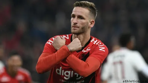 Léo Pereira se declara: