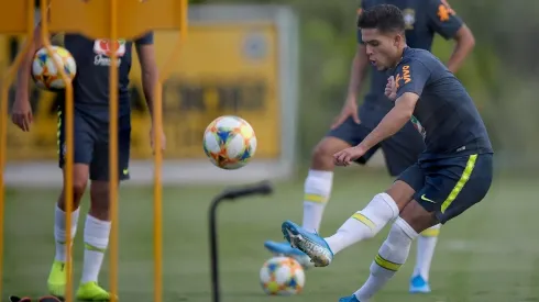 City oferece mais que Barcelona e Yan Couto muda carimbo no passaporte