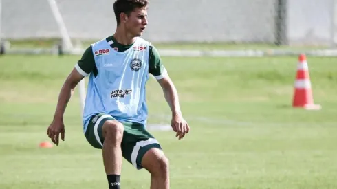 Natanael é elogiado por Eduardo Barroca e brigará por vaga na lateral direita