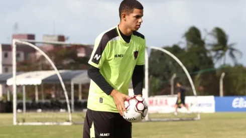 Náutico fica perto de anunciar volante Djavan do Botafogo-PB