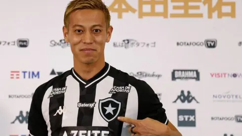 Honda: apresentado oficialmente (Foto: Vitor Silva / Botafogo / Divulgação)