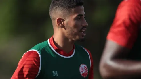 Com desfalques, meninos da base podem ganhar chance contra o Sport