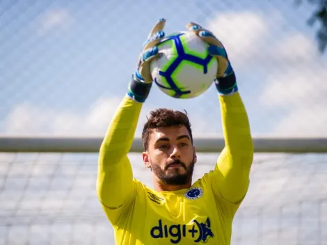 Atlético-MG consulta situação de zagueiro do Cruzeiro