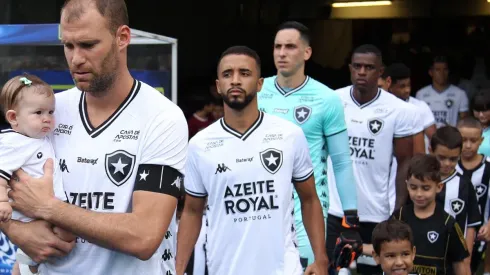 Botafogo recebe sondagens por medalhão; atleta quer ficar no clube