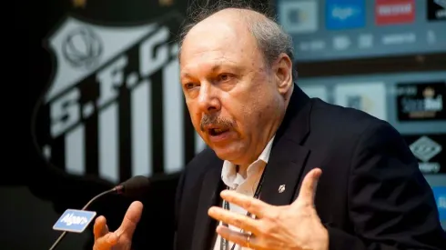 Peres marca reunião com técnico