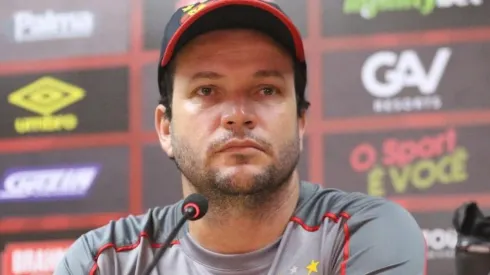 Daniel Paulista lamenta empate, mas elogia a equipe do Sport.