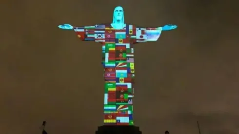 Cristo Redentor exibe bandeiras dos país afetados pelo coronavírus - (Reprodução)