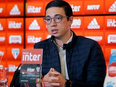 Pássaro demonstra descontentamento e atacante tem saída encaminhada