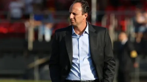 Alexandre Pássaro revela segredos de bastidores do São Paulo; clube ficou próximo de contratar treinador chileno