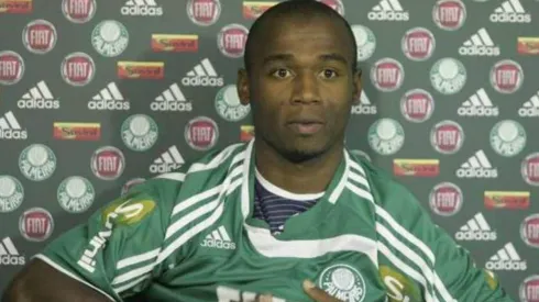 20 pernas de pau que mereciam "quarentena" por ter vestido a camisa do Palmeiras