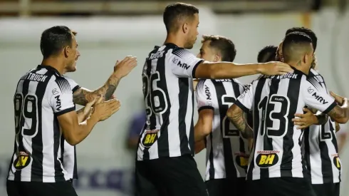 Mattos avisa que titular de Sampaoli tem propostas do exterior