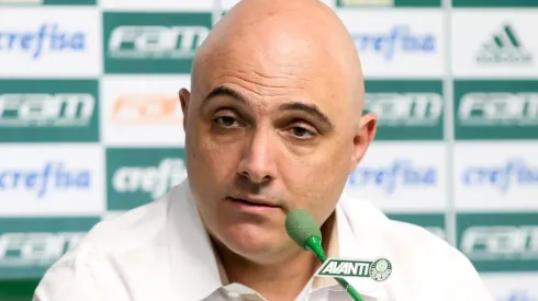 Dificuldades financeiras afetam cofres do Palmeiras e contratação de Viña cria problema