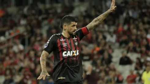 Lucho fala sobre período de dificuldade antes de chegar ao Athletico