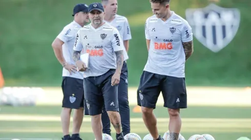 Sette Câmara joga ducha d'água fria nos planos de Sampaoli e Mattos