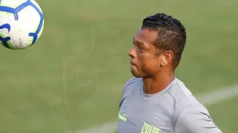 Guarín desabafa sobre covid-19 e diz que não vê mais televisão durante quarentena