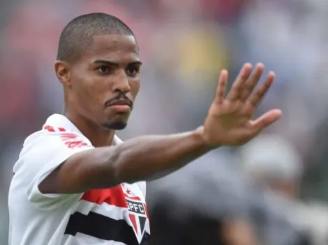 São Paulo busca contratação de zagueiro da Chape