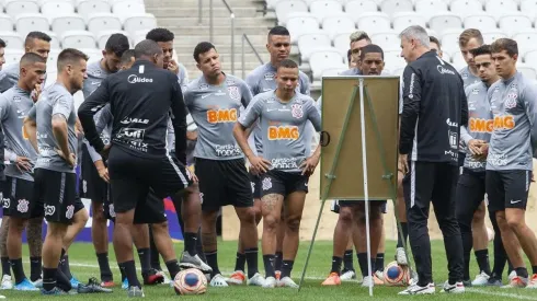 Até 6 nomes poderão ganhar espaço com Tiago Nunes no Corinthians