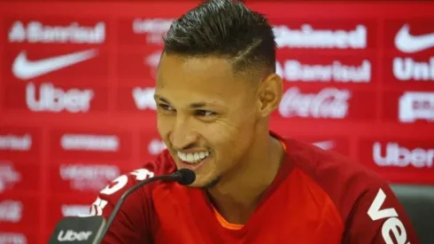 Após boa passagem, Neílton revela motivo de saída do Internacional