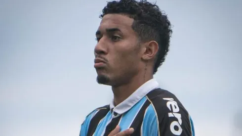Grêmio anuncia renovação com Rildo até 2023