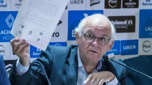 Romildo estuda tomar medidas que podem afetar elenco do Grêmio