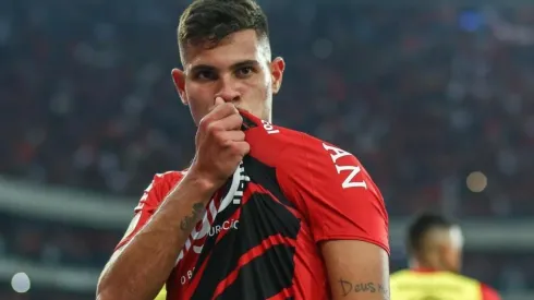 Guimarães ignora Flamengo e bota CAP como prioridade em retorno