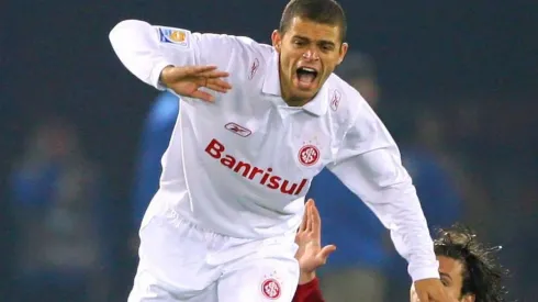 Edinho pede perdão à torcida colorada e causa polêmica