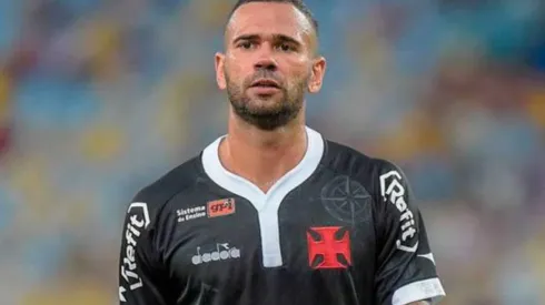 Castán relembra clássico contra o Fla e polemiza na web